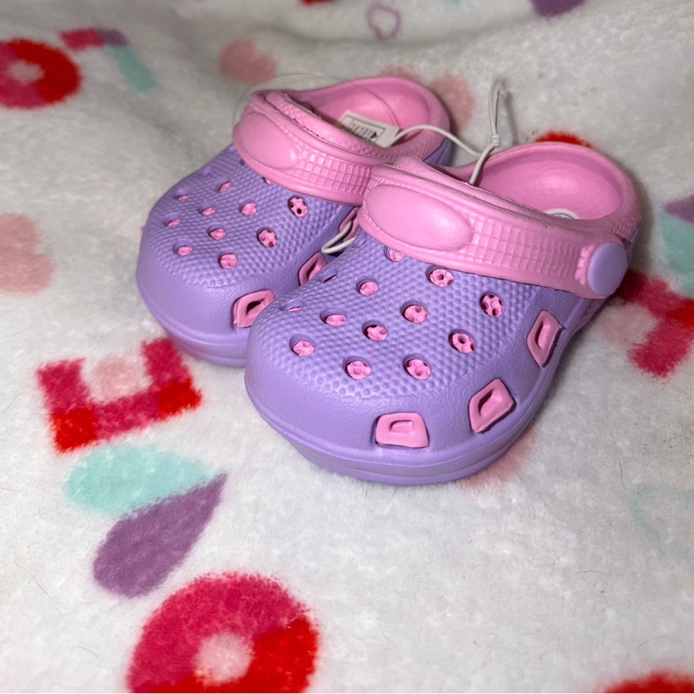 baby crocs - size 1C